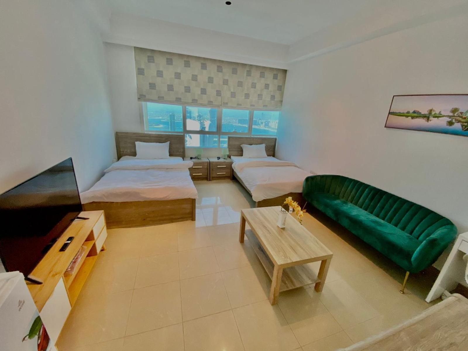 Marina Crown Tower For Girls Homestay Dubai