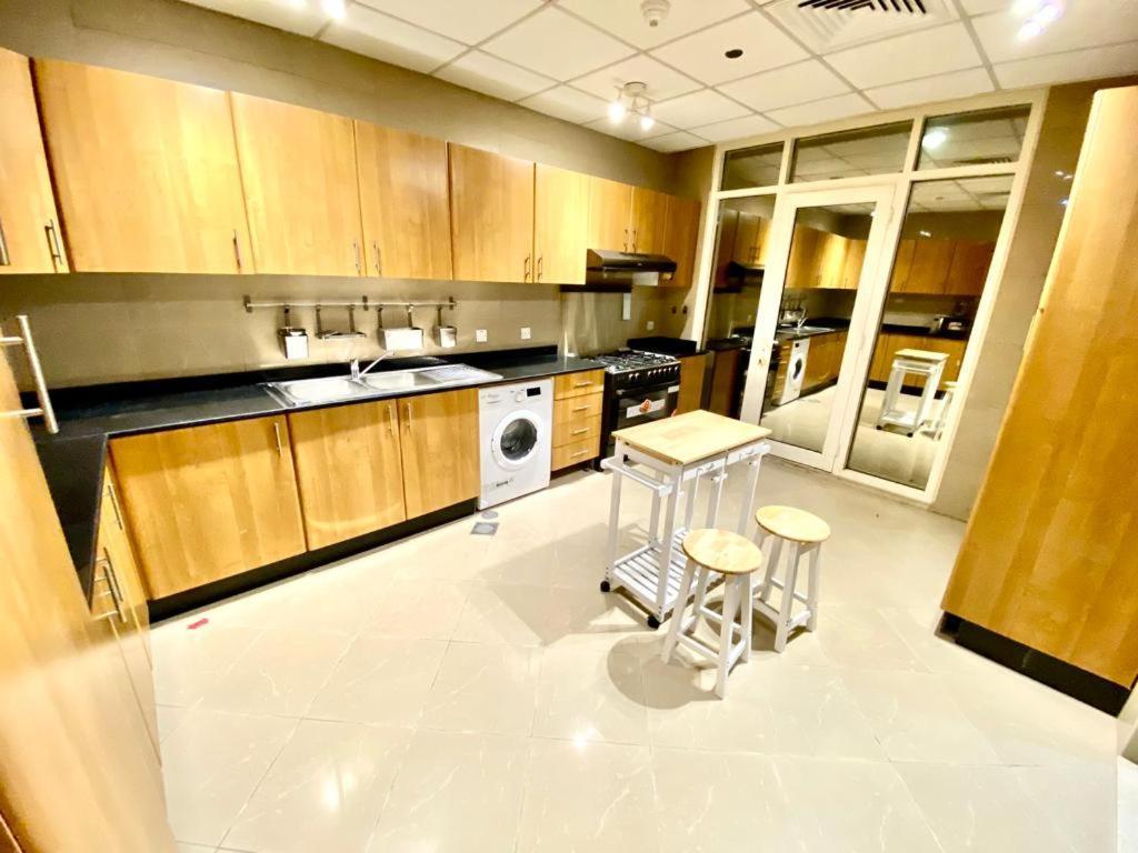 Homestay Marina Crown Tower For Girls *