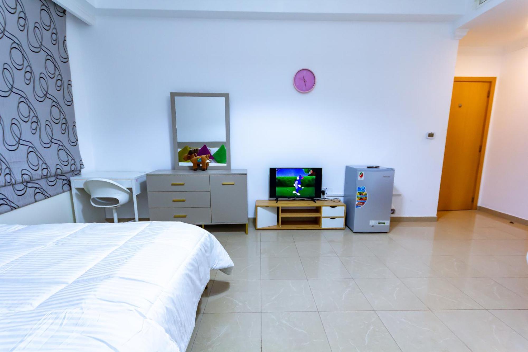 Marina Crown Tower For Girls Homestay