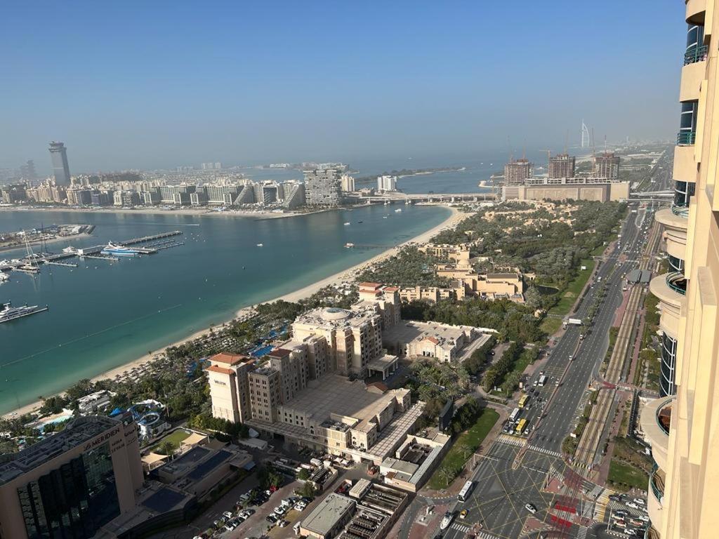 Homestay Marina Crown Tower For Girls Dubai
