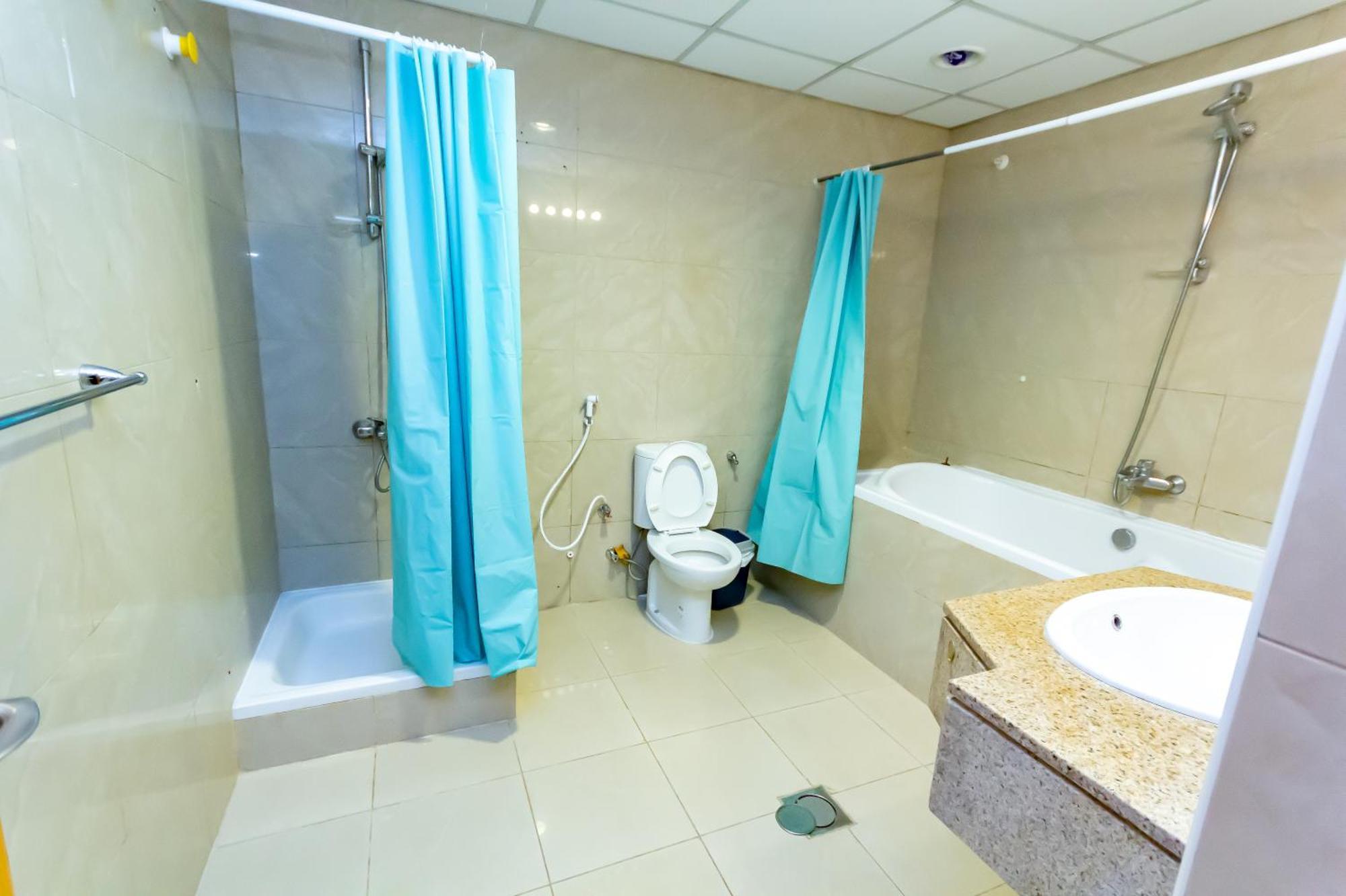 Marina Crown Tower For Girls Homestay Dubai