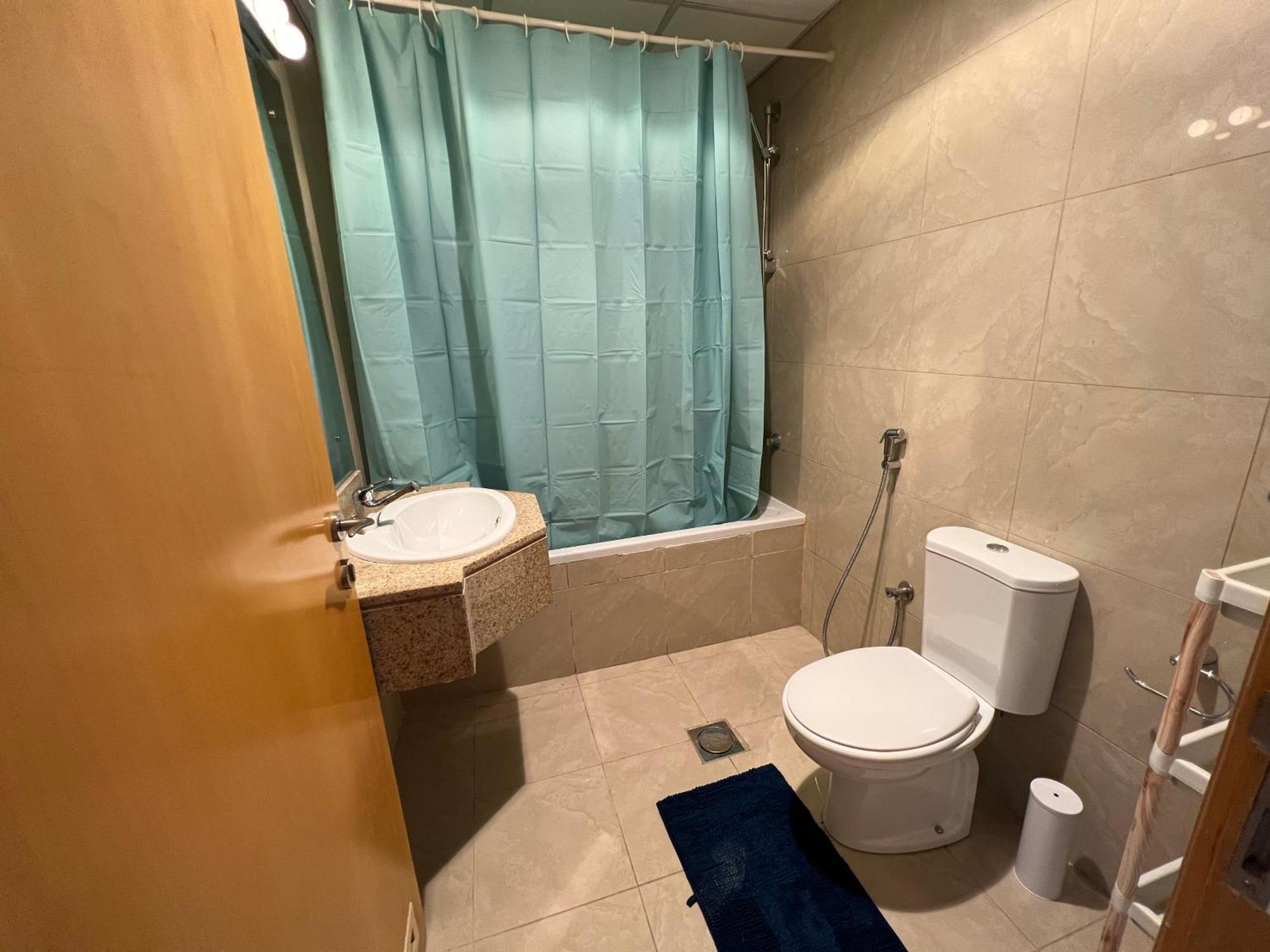 Marina Crown Tower For Girls Homestay