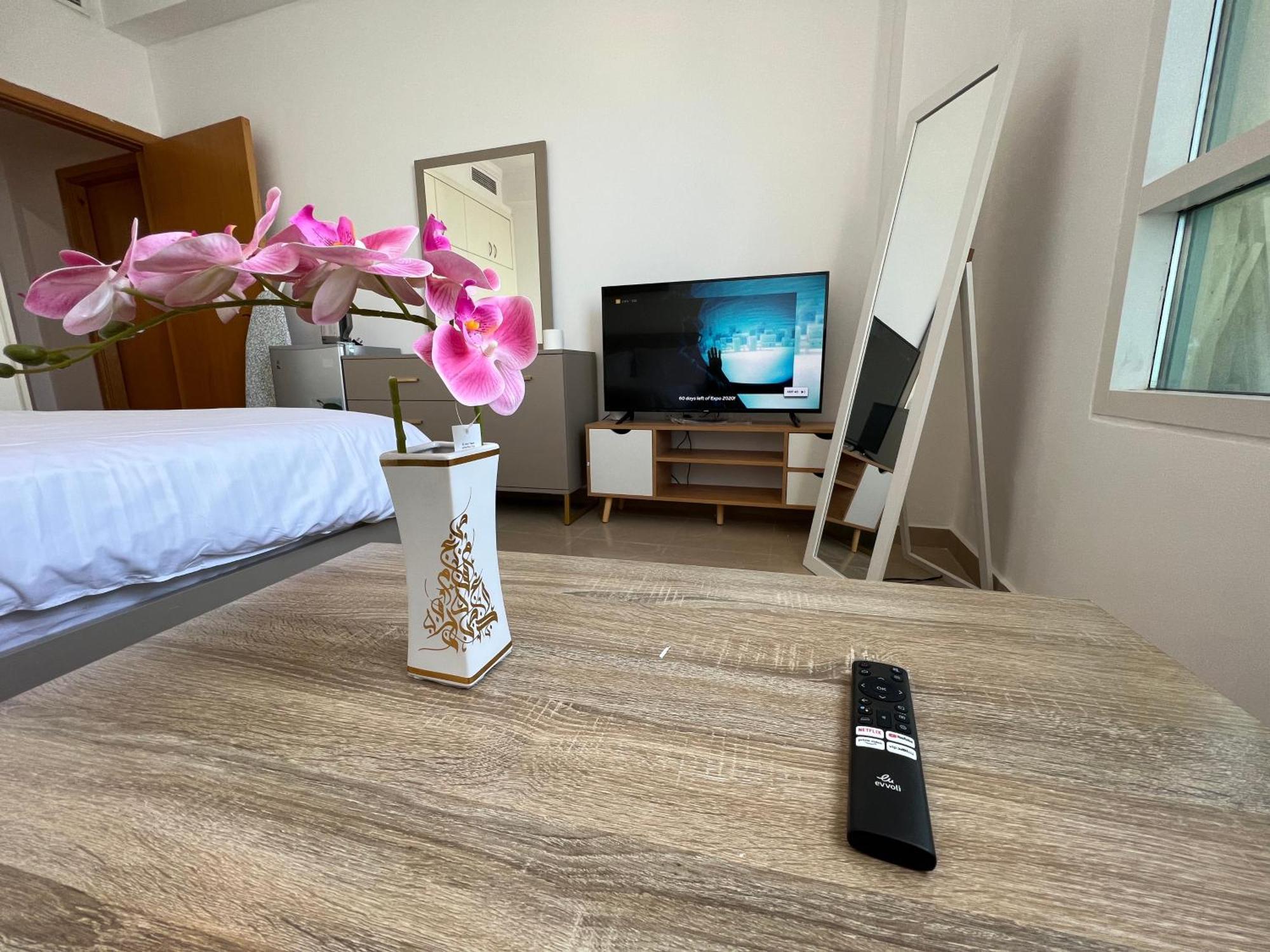Marina Crown Tower For Girls Homestay